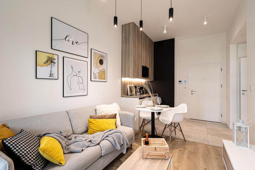 Amarillo Nadmorski Azyl Shellter Rogowo Gara