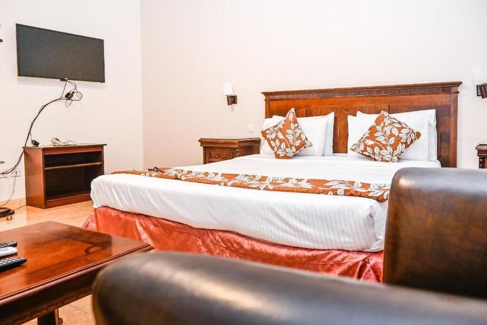 Celine Serviced apartments