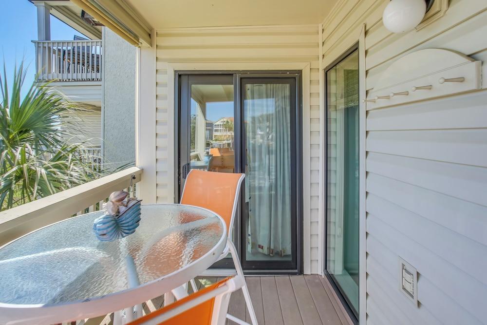 Pool Access & Ocean View: Myrtle Beach Condo!