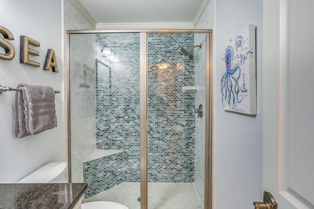 Pool Access & Ocean View: Myrtle Beach Condo!