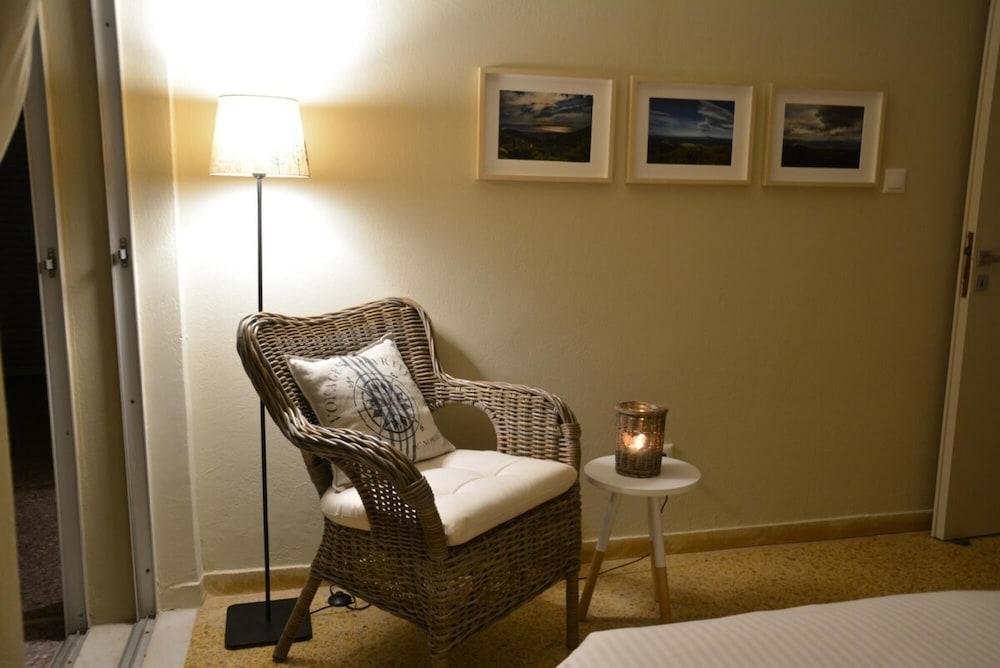 Nea Makri Beach Apartment