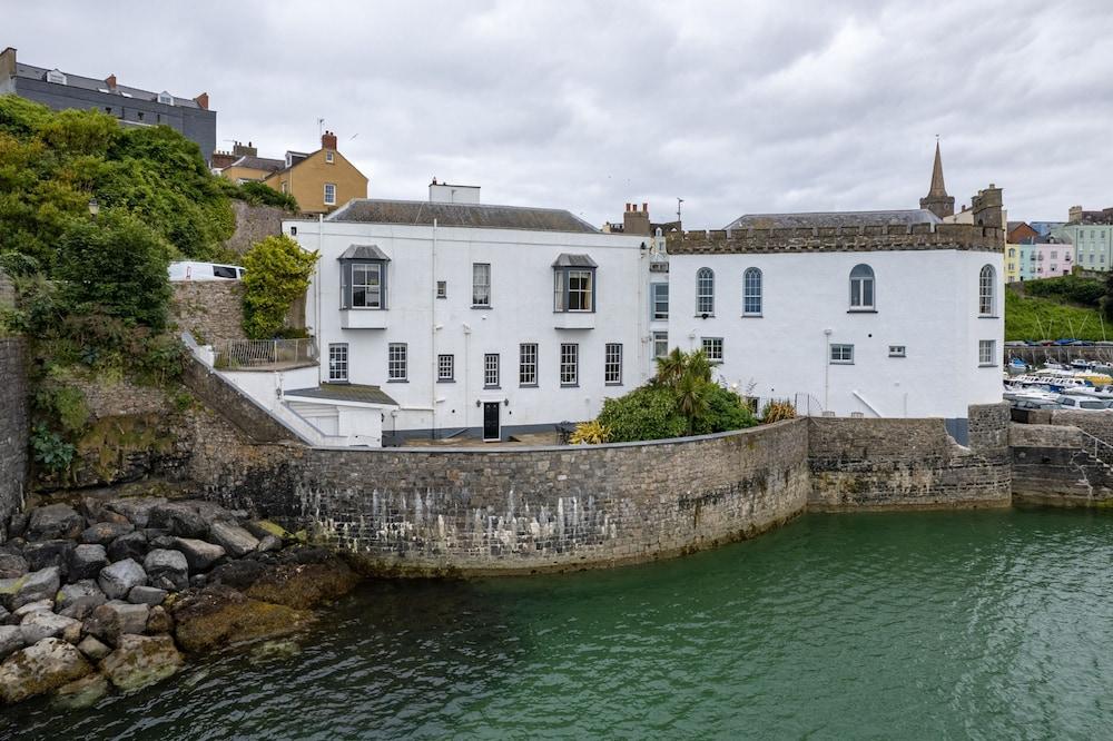 Laston Garden Apartment - Sea Views Large Terrace