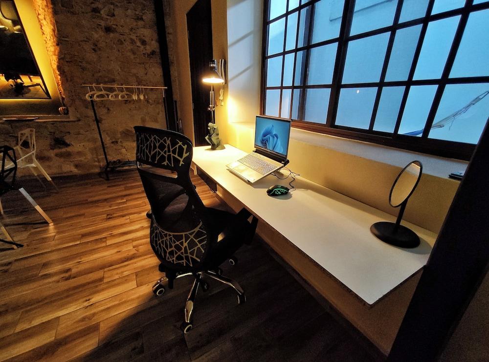 Ocre Studio By Paradox