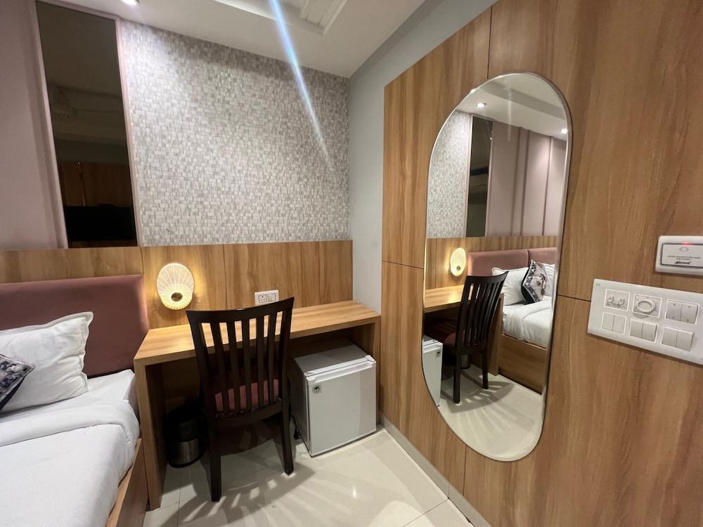 Narison Hotel By Divud Ecom