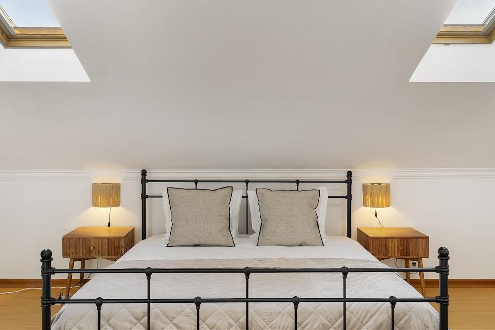 Sunset Views and Sea Breezes