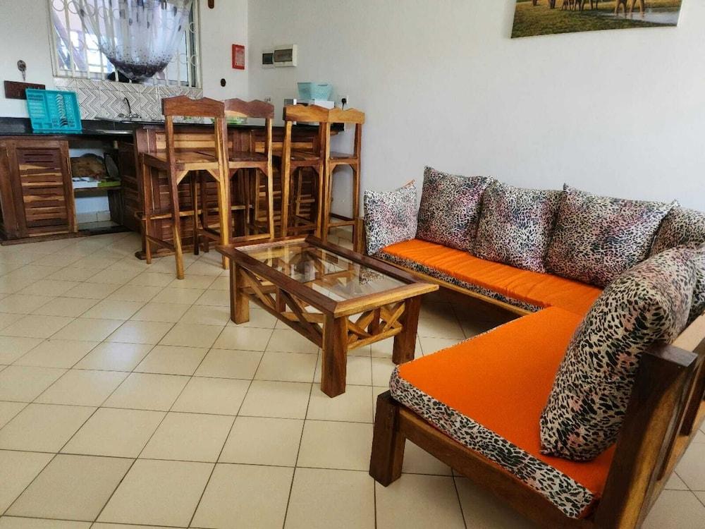 Lux Suites Diani Airstrip Villas