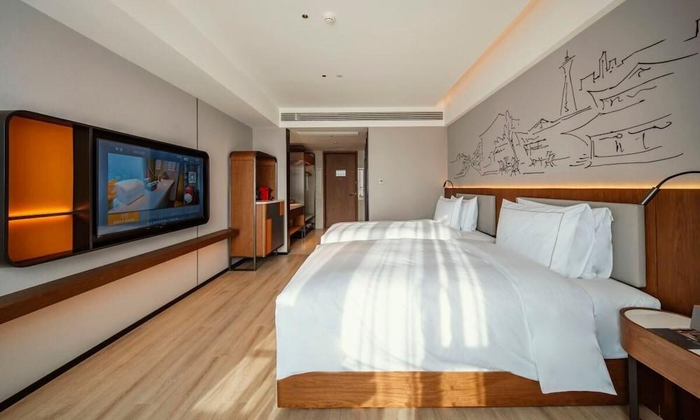 UrCove by Hyatt Chengdu Wenshufang Chunxi Road