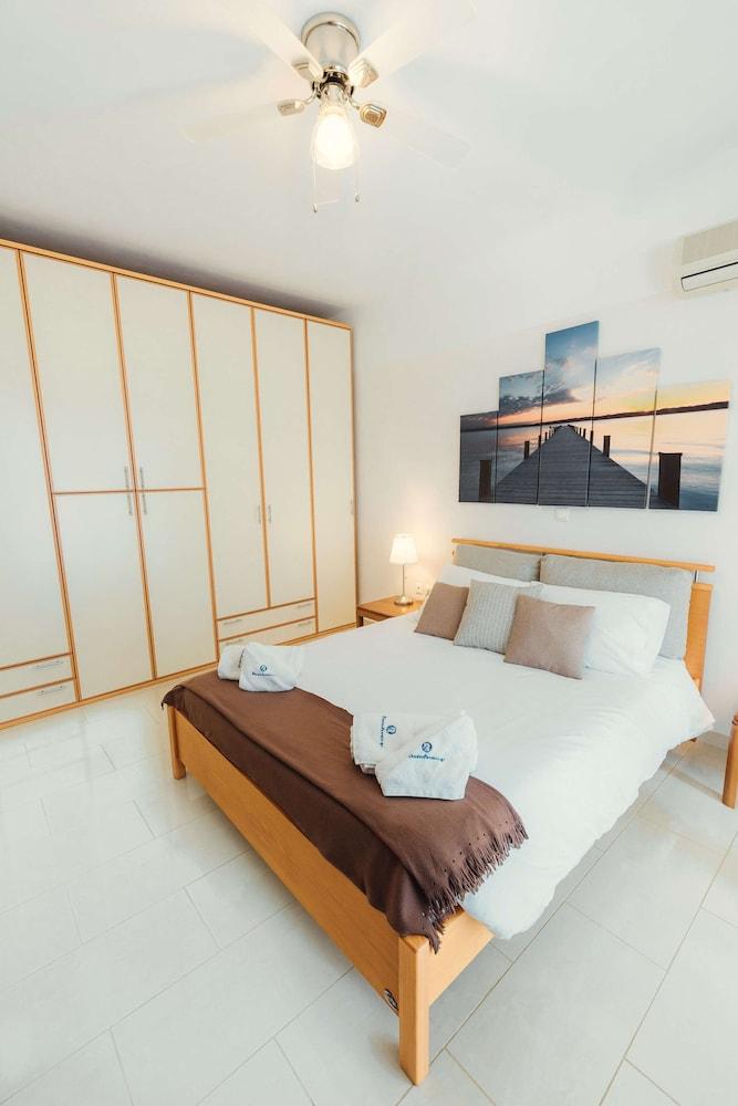 Gennadi Dreams Holiday Villa