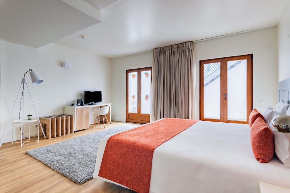 Porta da Arrábida Suites