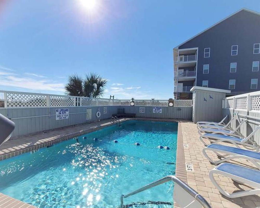 Beachy Condo Right on Oceanfront