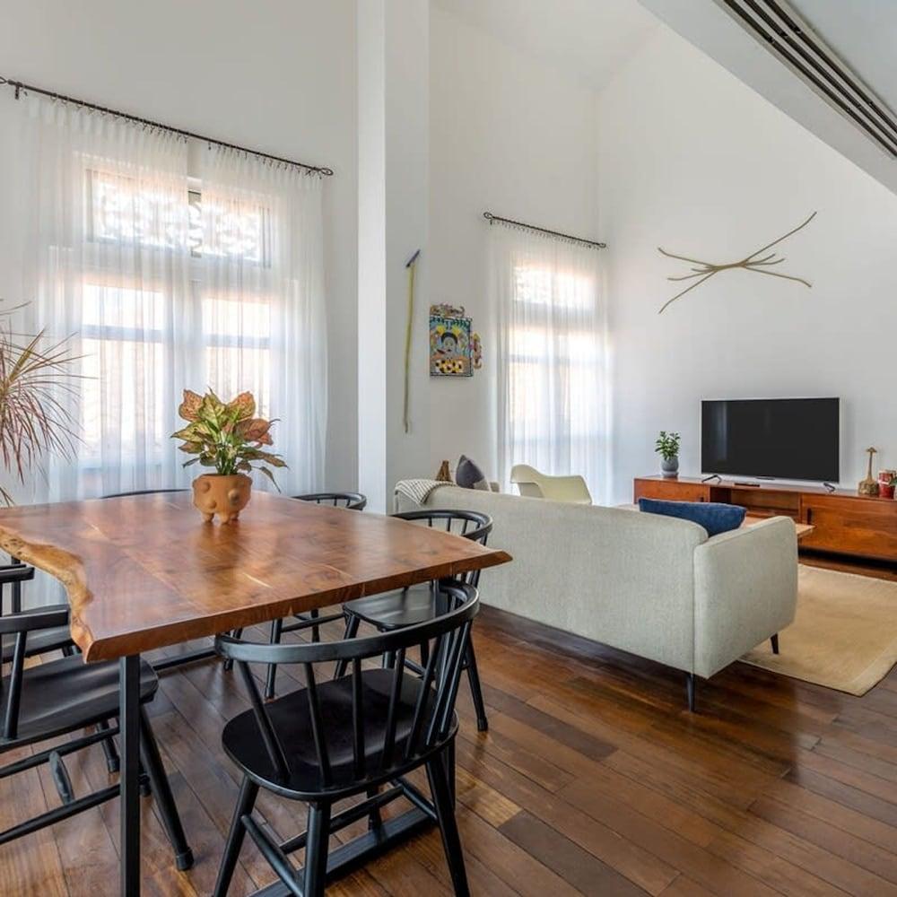 w Modern 2BR in Casco Viejo