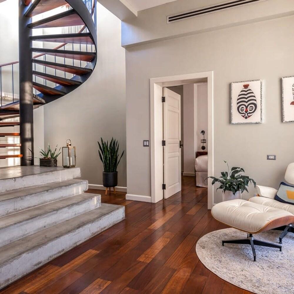 w 3BR Duplex Penthouse With Private Pool