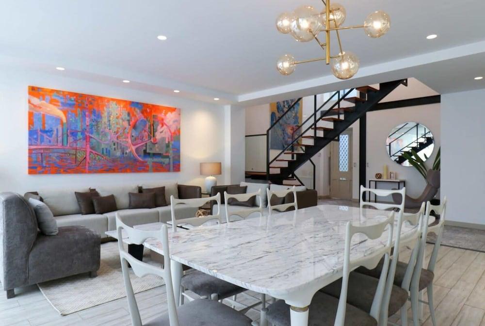 w Stunning House in the Heart of Barranco