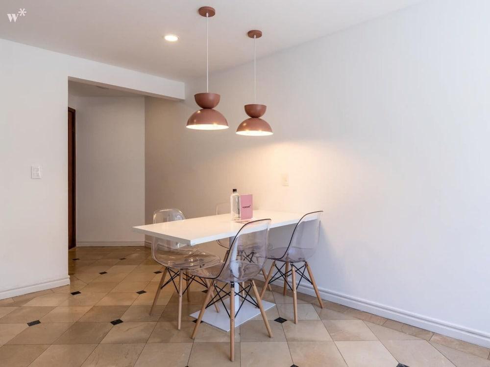 w Unique 2BR Duplex in Parque 93