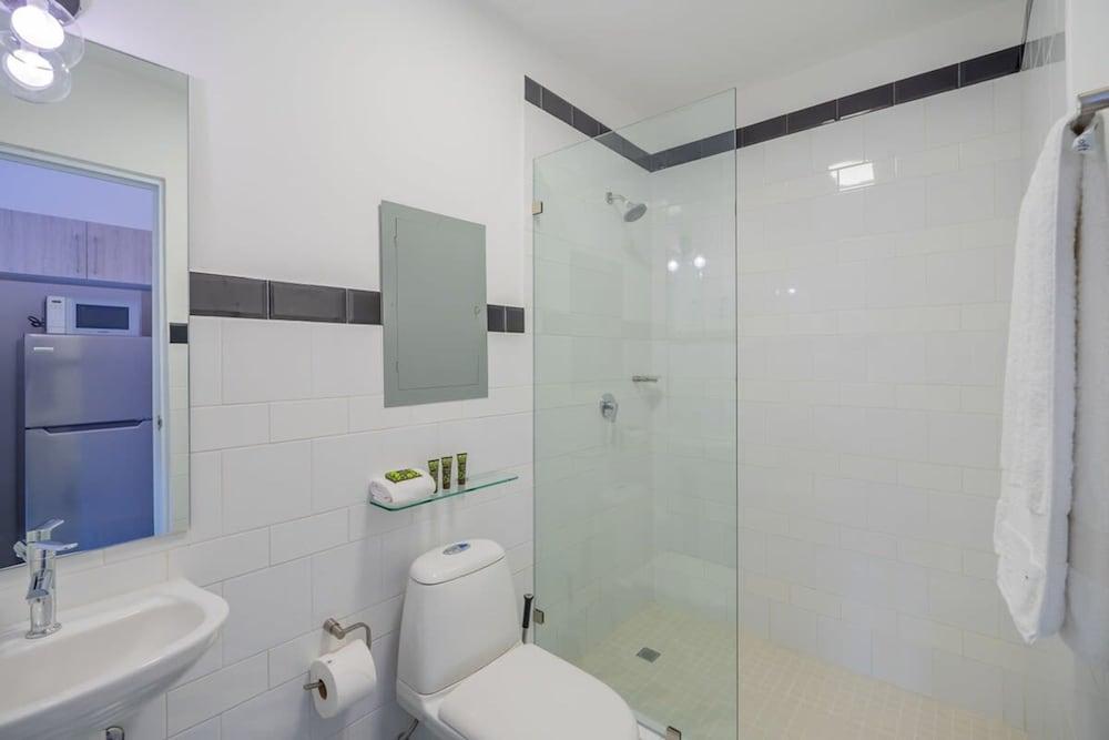 w Stylish Loft in Santa Ana