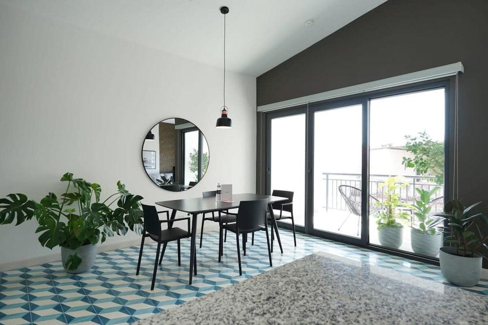 w Modern 1BR in Santa Ana