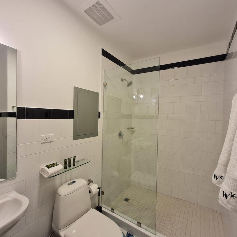 w Outstanding 1BR in Santa Ana