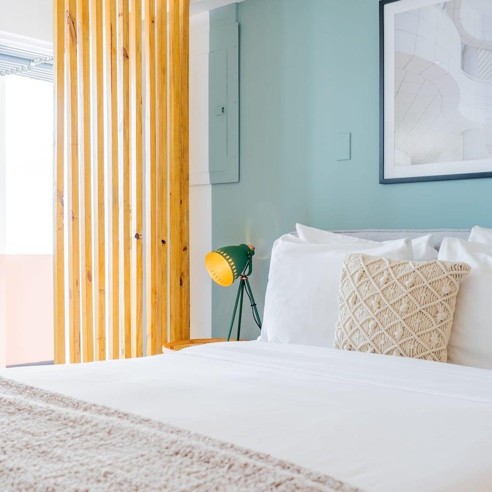 w Beautiful Loft in Santa Ana