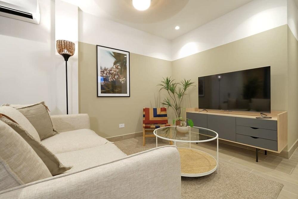 w Modern 1BR in Casco Viejo