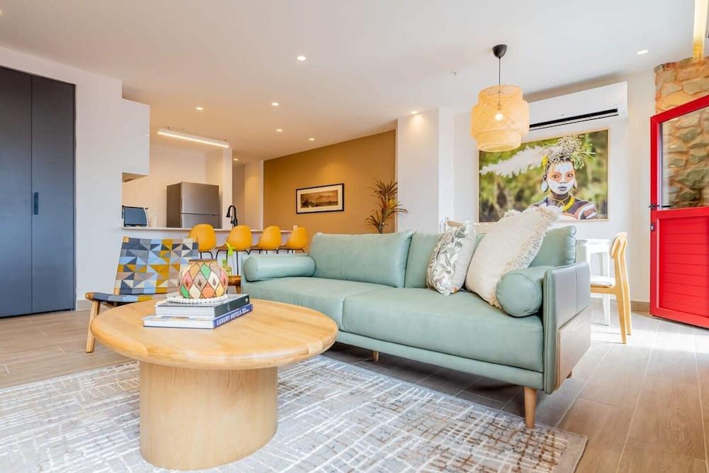 w Fantastic 2BR in Casco Viejo