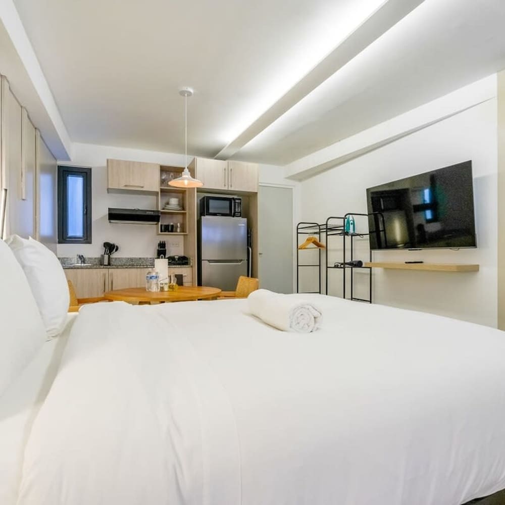 w Monochrome Loft in Santa Ana