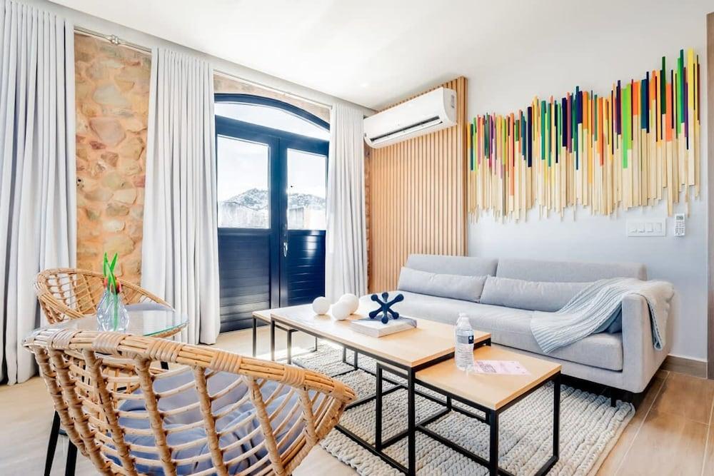 Classy 1BR With Terrace in Casco Viejo