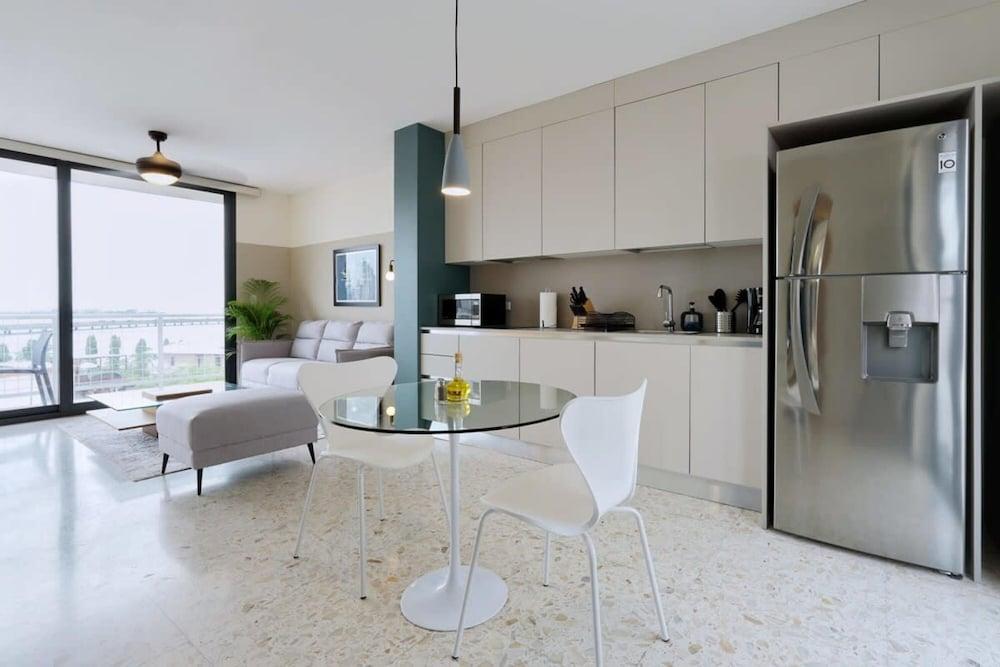 w Refined 1BR in Casco Antiguo