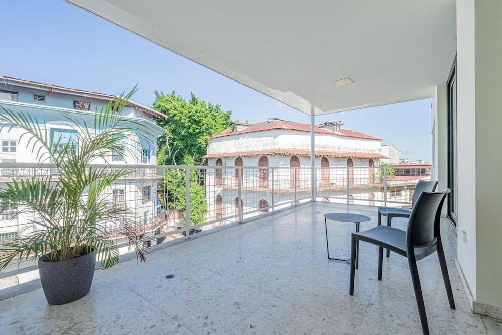 w Bright 1BR in Casco Antiguo