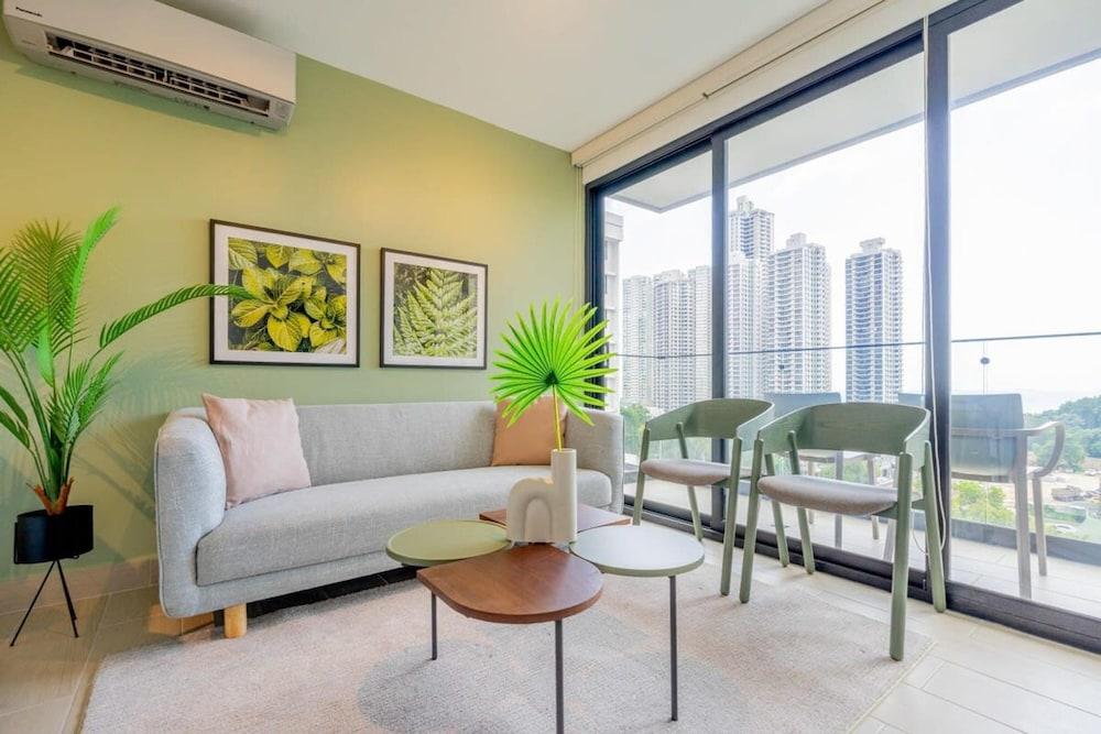 Luxurious 1BR Apartment With Stunning Balcony View