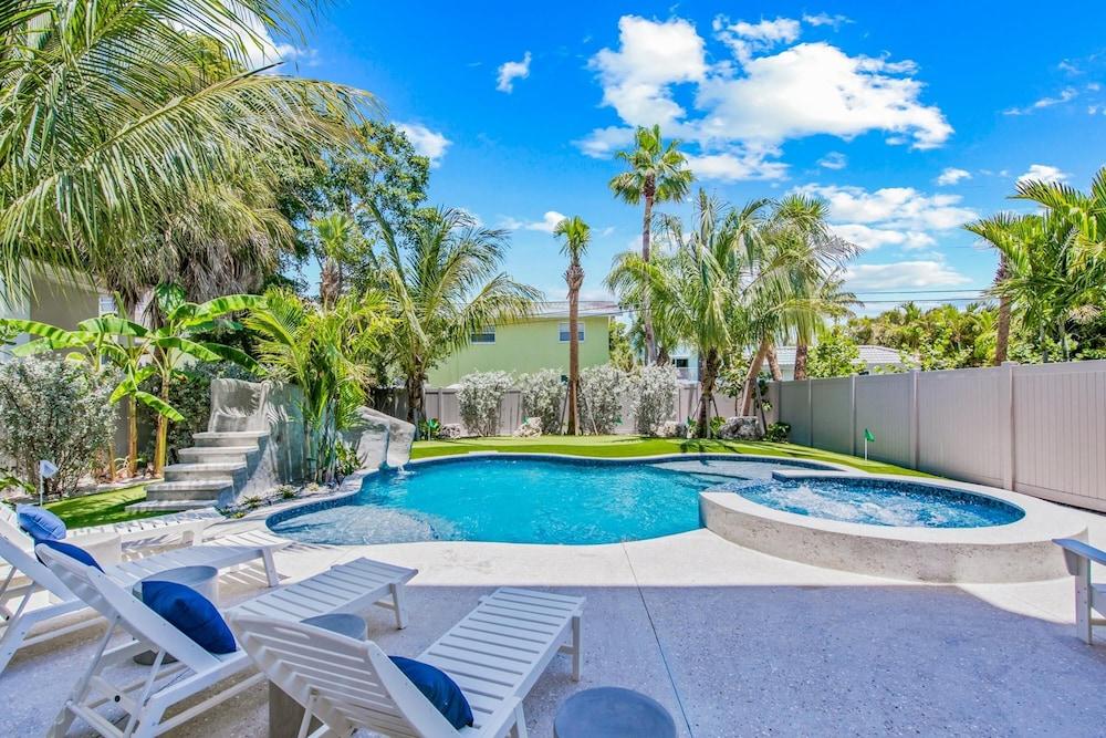 The 19th Hole in Siesta Key