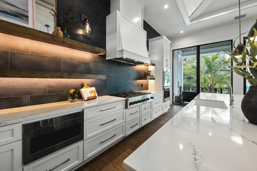 Salty Oak in Siesta Key