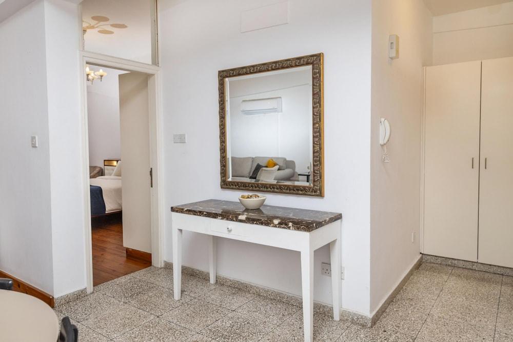 1-80 Collection Apt 202