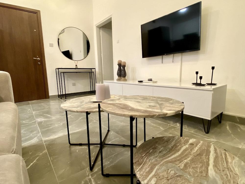 White Arches Sea View Apt No 2