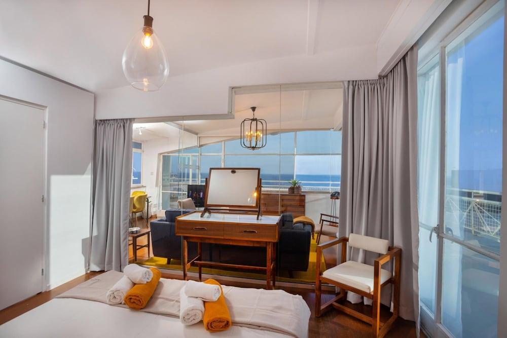 1-80 Collection 601 Penthouse