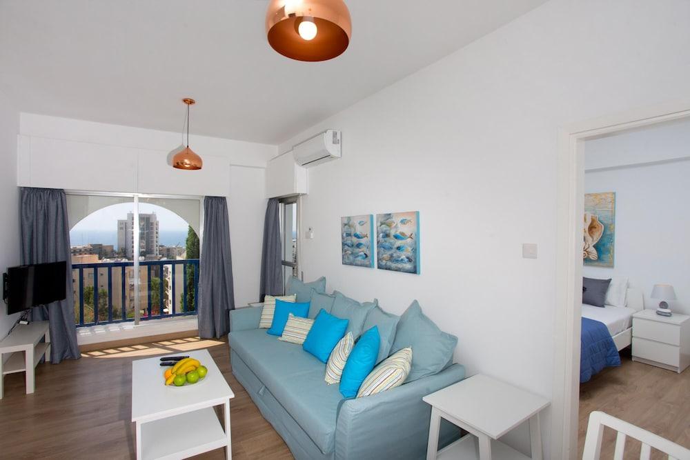 White Arches Sea View Apt No 1