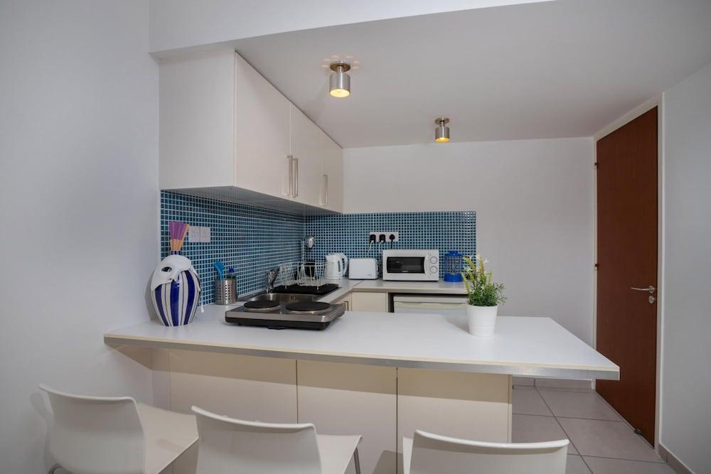 Athenaeum Beach Studio