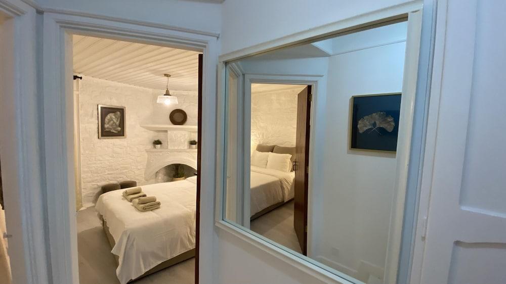 Leonys House in Dhoros