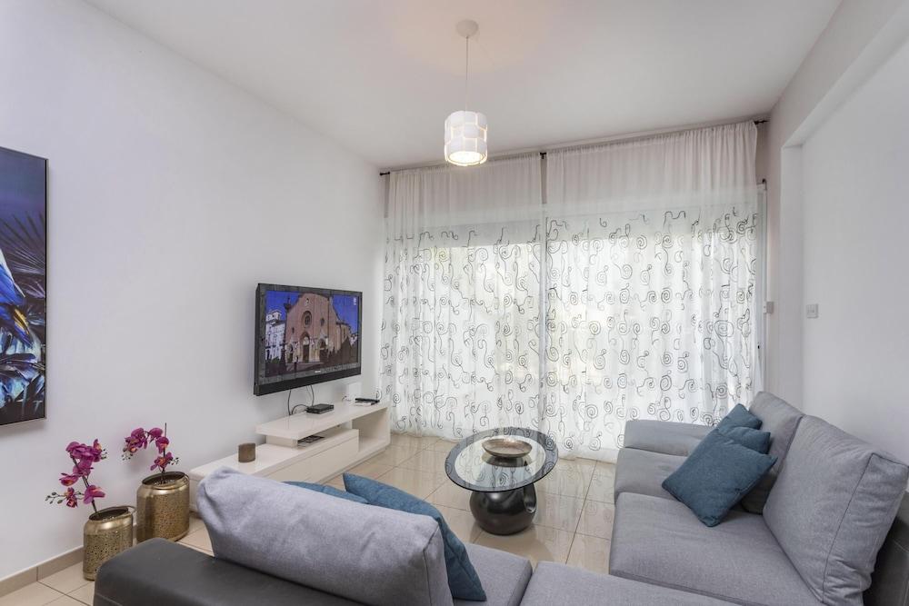 Bay View Gardens Apt 3