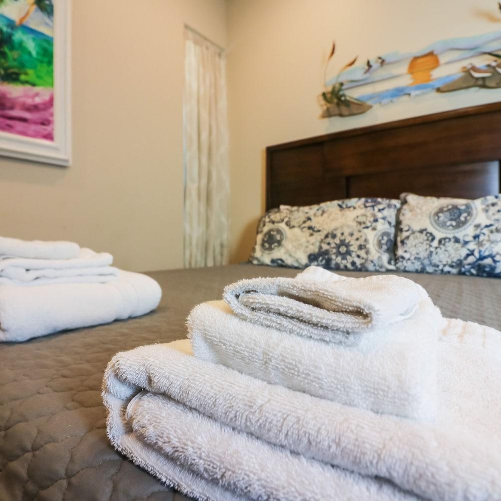 Beachfront Laid Back and Luxurious Diamond Beach Condo