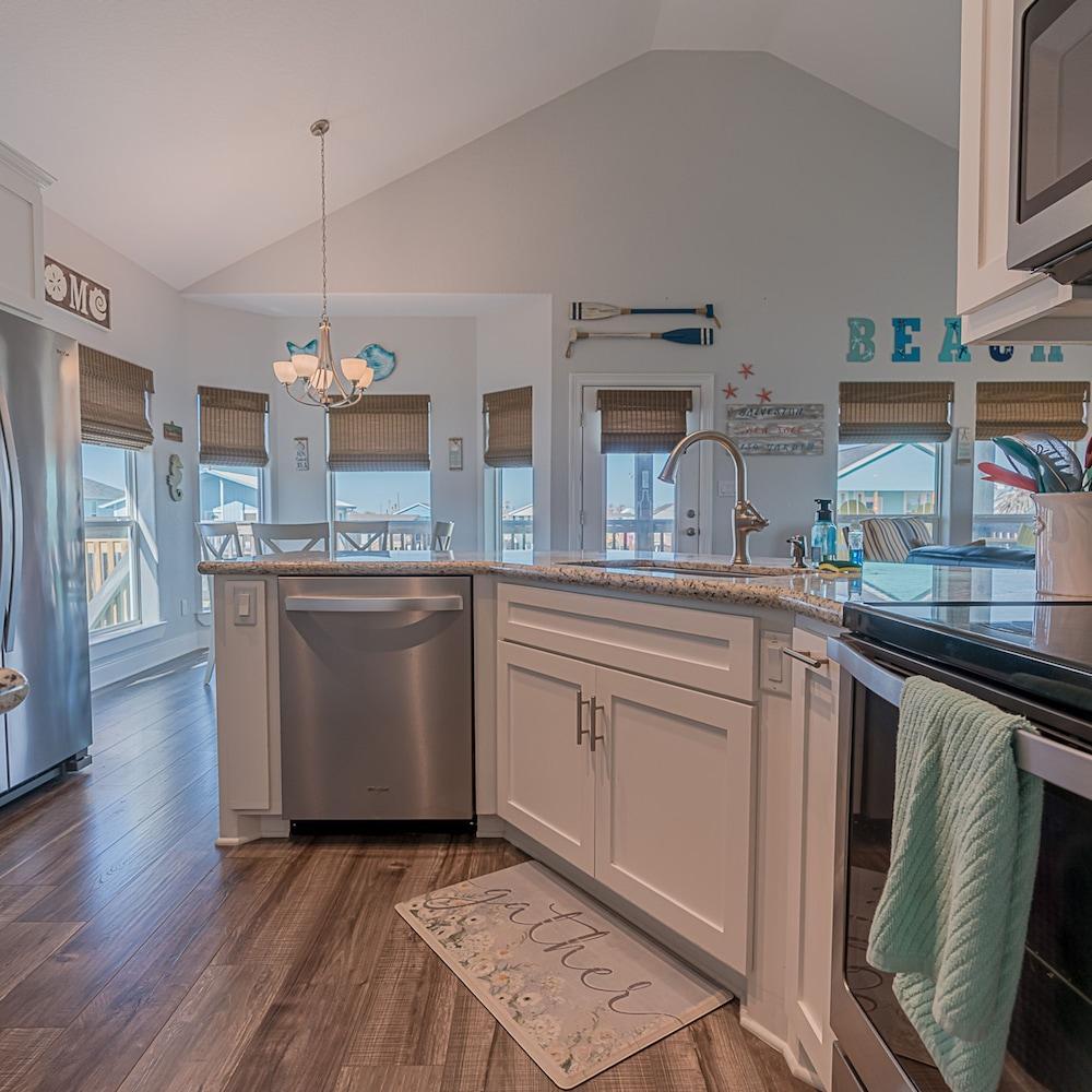 The Coast is Clear Great Home By Beach Bay