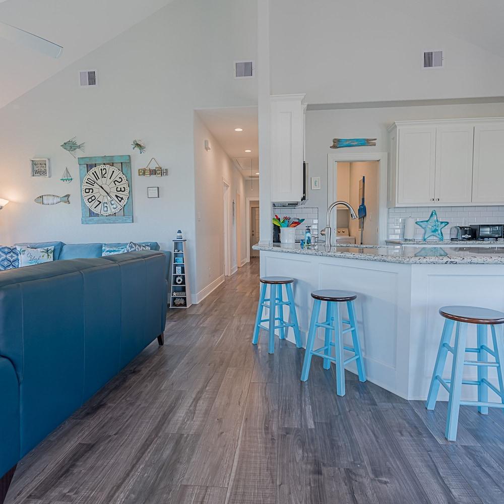 The Coast is Clear Great Home By Beach Bay