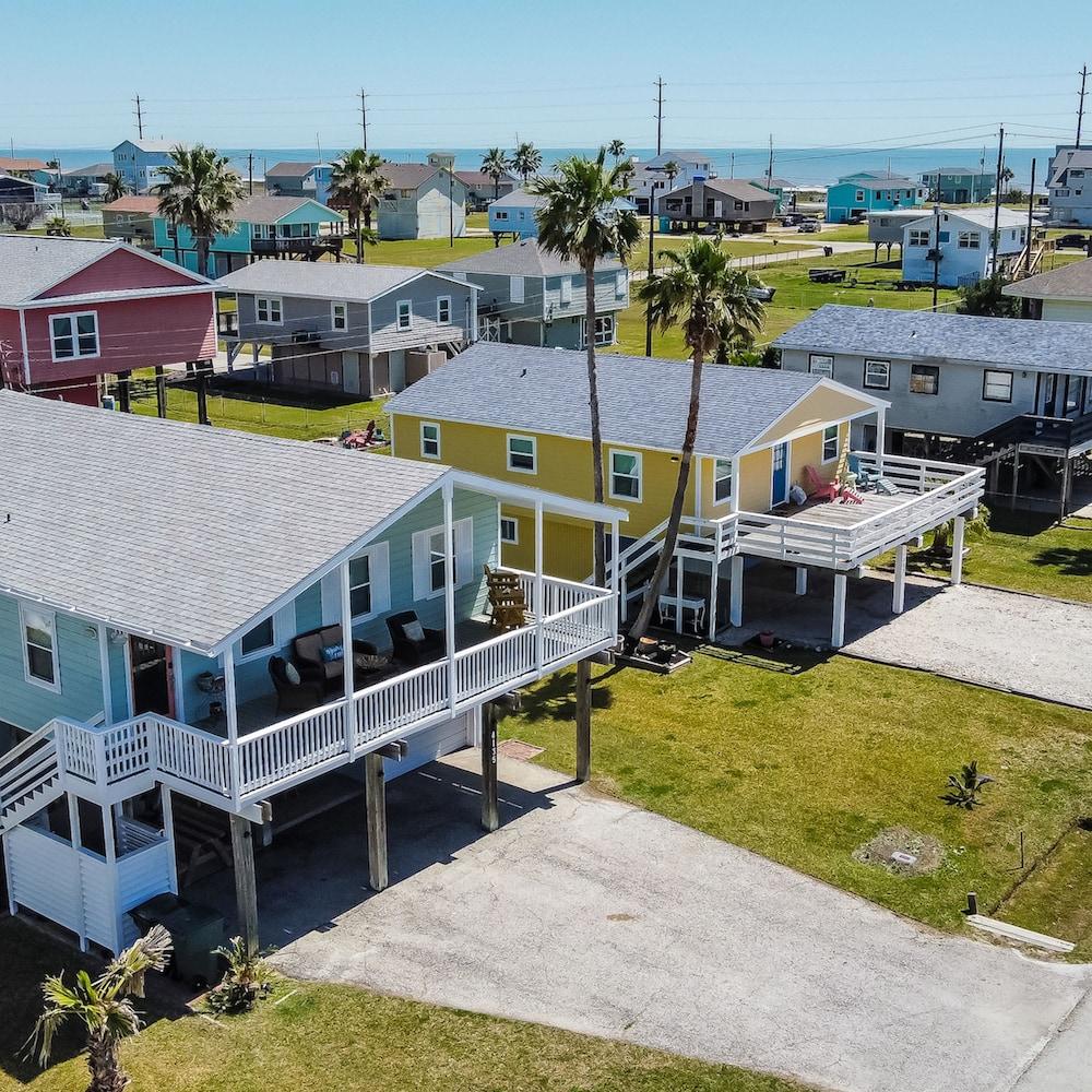 In-home Bar Lounge and Arcade Stay Entertained at The Sea Shed
