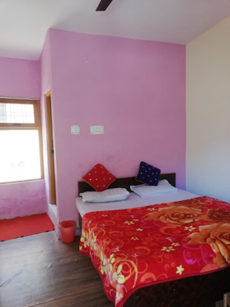 Goroomgo Utsav Palace Uttarkashi