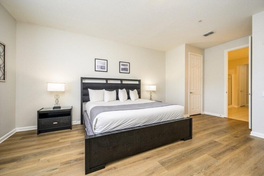 Premium Vista Cay Condo, Vista Cay - 2006