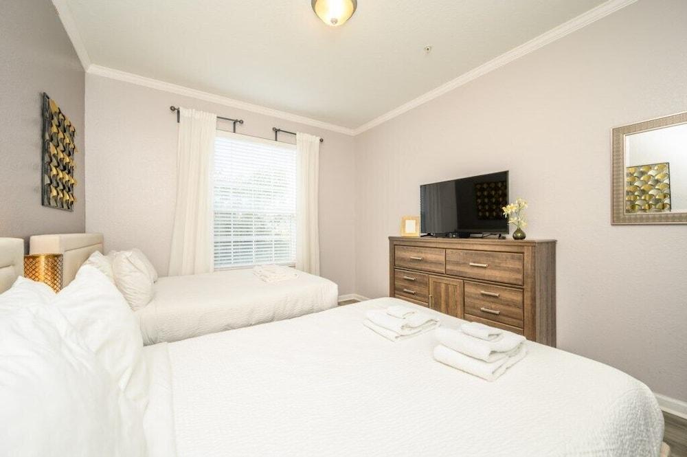 Epic Universe New Deluxe Condo, Vista Cay - 3022