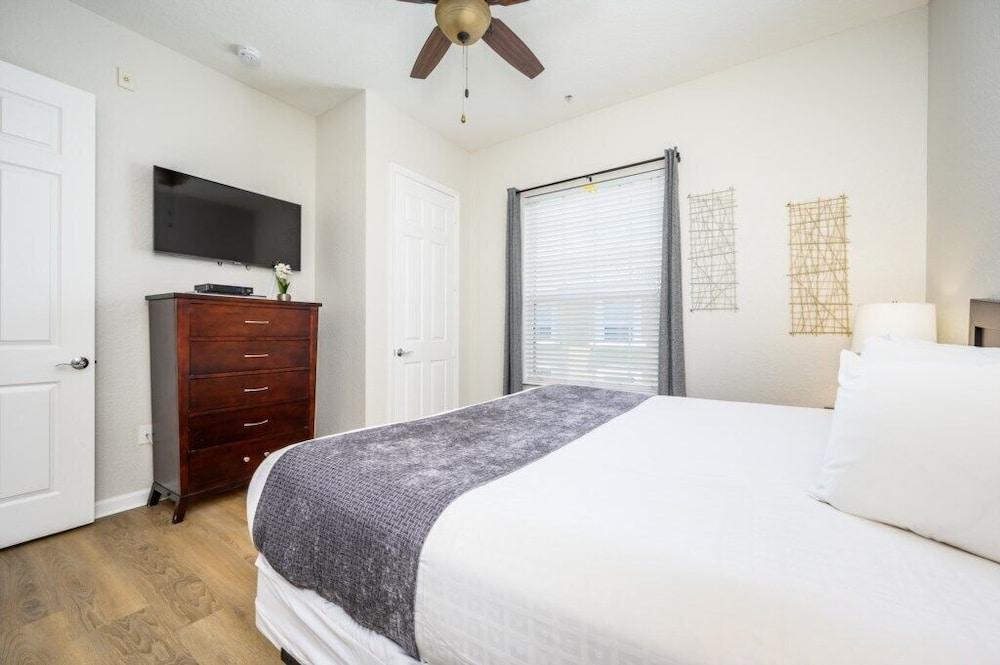 Epic Universe Penthouse Vacation Condo, Near the Parks - 2014