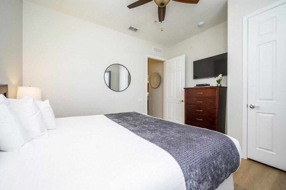 Epic Universe Penthouse Vacation Condo, Near the Parks - 2014