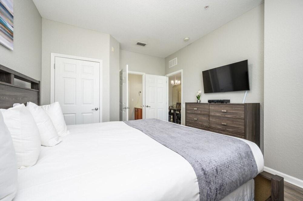 Epic Universe New Listing Beautiful Vacation Condo - 3018