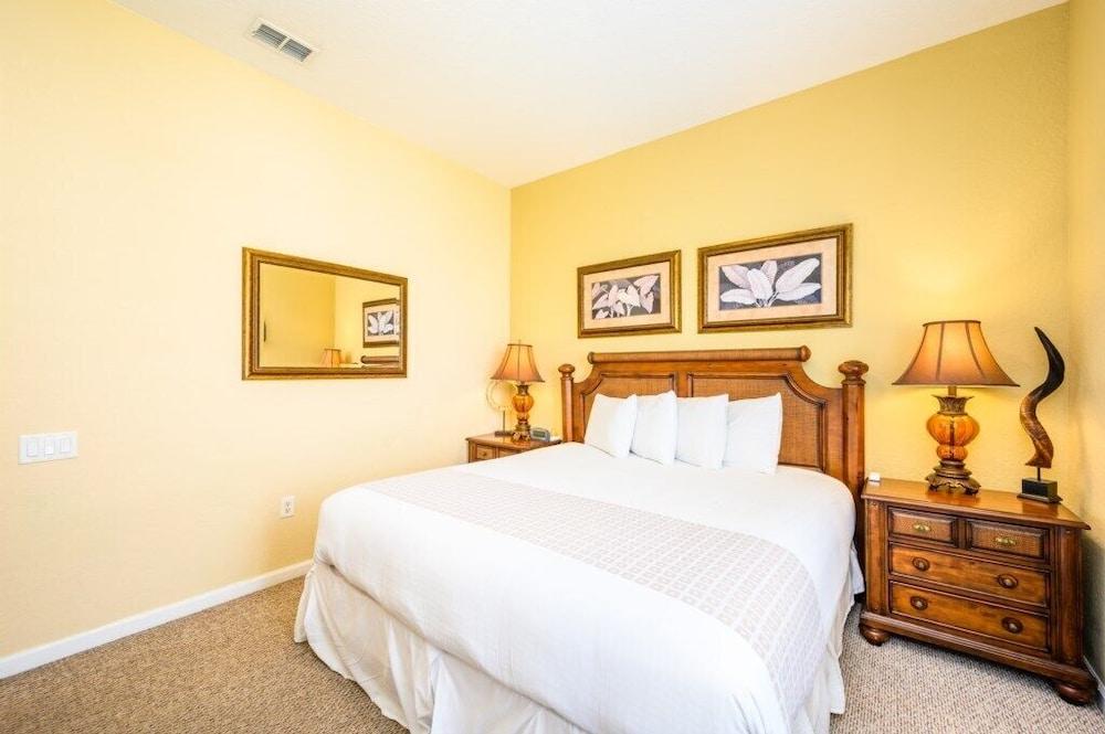 Tropical Lakeview Condo w. Vegas Game Room - 1014