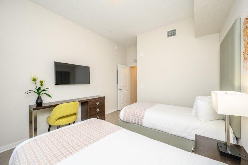 Epic Universe New Modern Vista Cay Reserve Condo - 5005